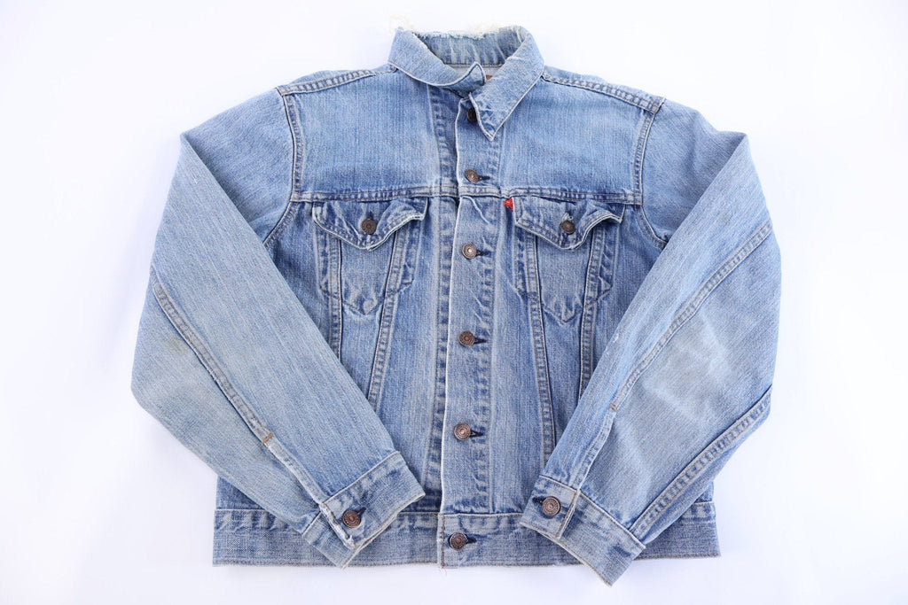 90's Levi's Light Wash Denim Jacket product image 1
