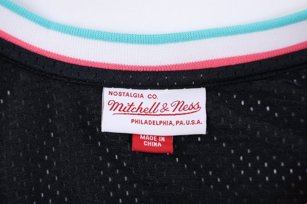 Mitchell & Ness San Antonio Spurs Basketball Jersey product image 3