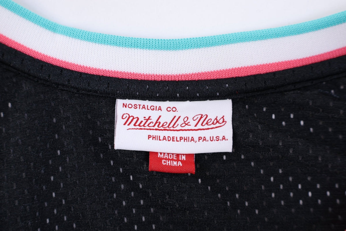 Mitchell & Ness San Antonio Spurs Basketball Jersey product image 3